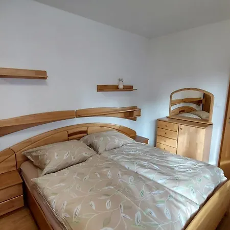 Orange * Karlovy Vary