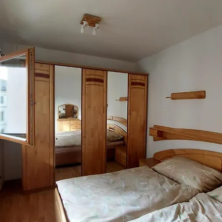 Orange * Karlovy Vary