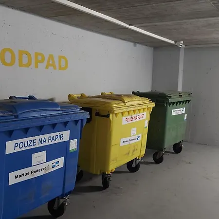 Orange * Karlovy Vary